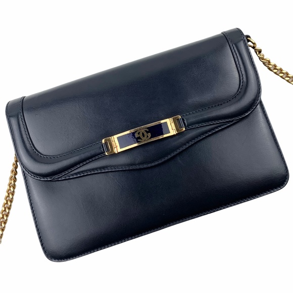 GUCCI Vintage Leather Shoulder Bag - Picture 2 of 12